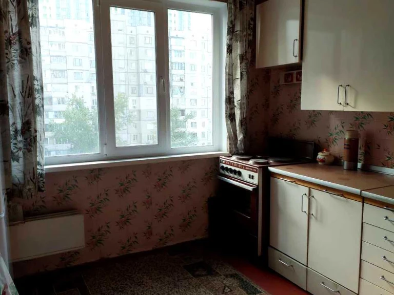 Квартира. Киев, улица Тростянецкая.