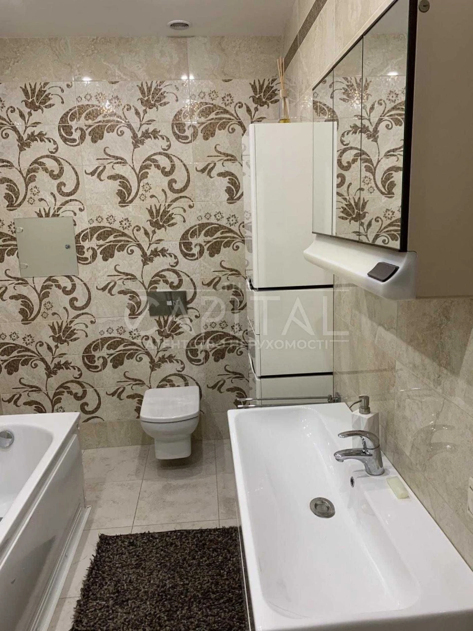 Three-bedroom apartment in the heart of Pecersky