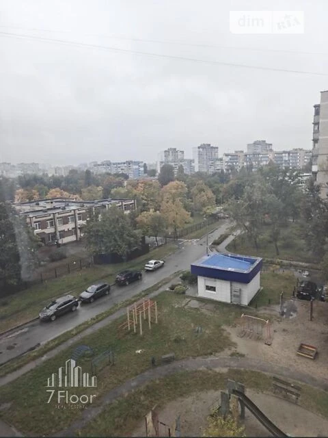 Sale of 2-room apartment 58 sq. m. on Mykola Zakrevskoho St. 45 •