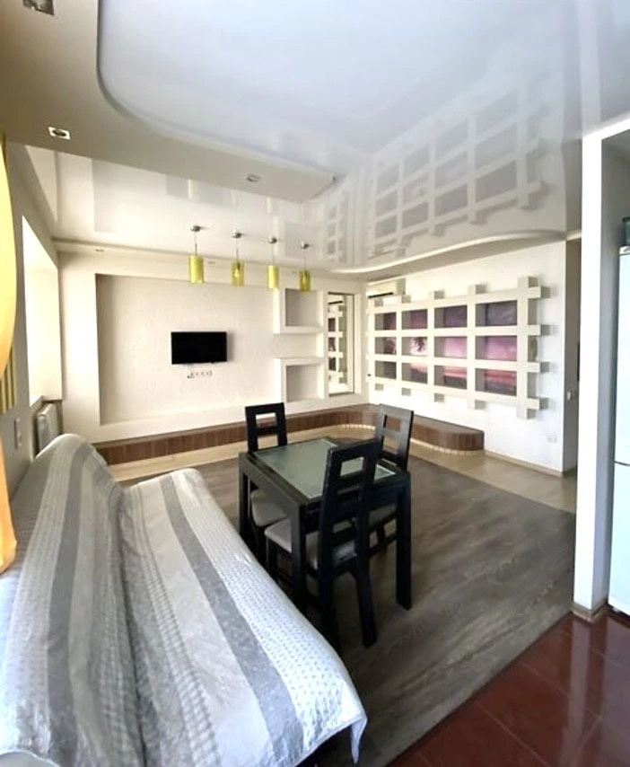 Apartment for Sale - Studio Apartment on Tbilisi Street in Voznesensky District