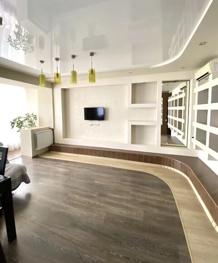 Apartment for Sale - Studio Apartment on Tbilisi Street in Voznesensky District