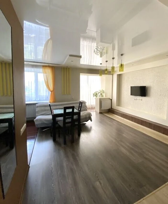 Apartment for Sale - Studio Apartment on Tbilisi Street in Voznesensky District