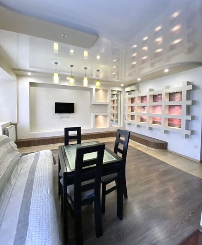 Apartment for Sale - Studio Apartment on Tbilisi Street in Voznesensky District