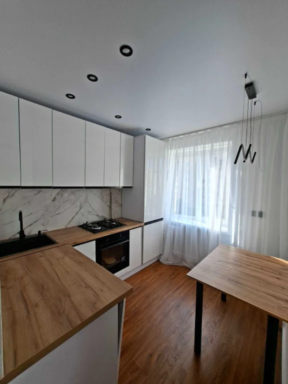 Продаж 1-кімнатної квартири,вул.Вовчинецька (Метро)