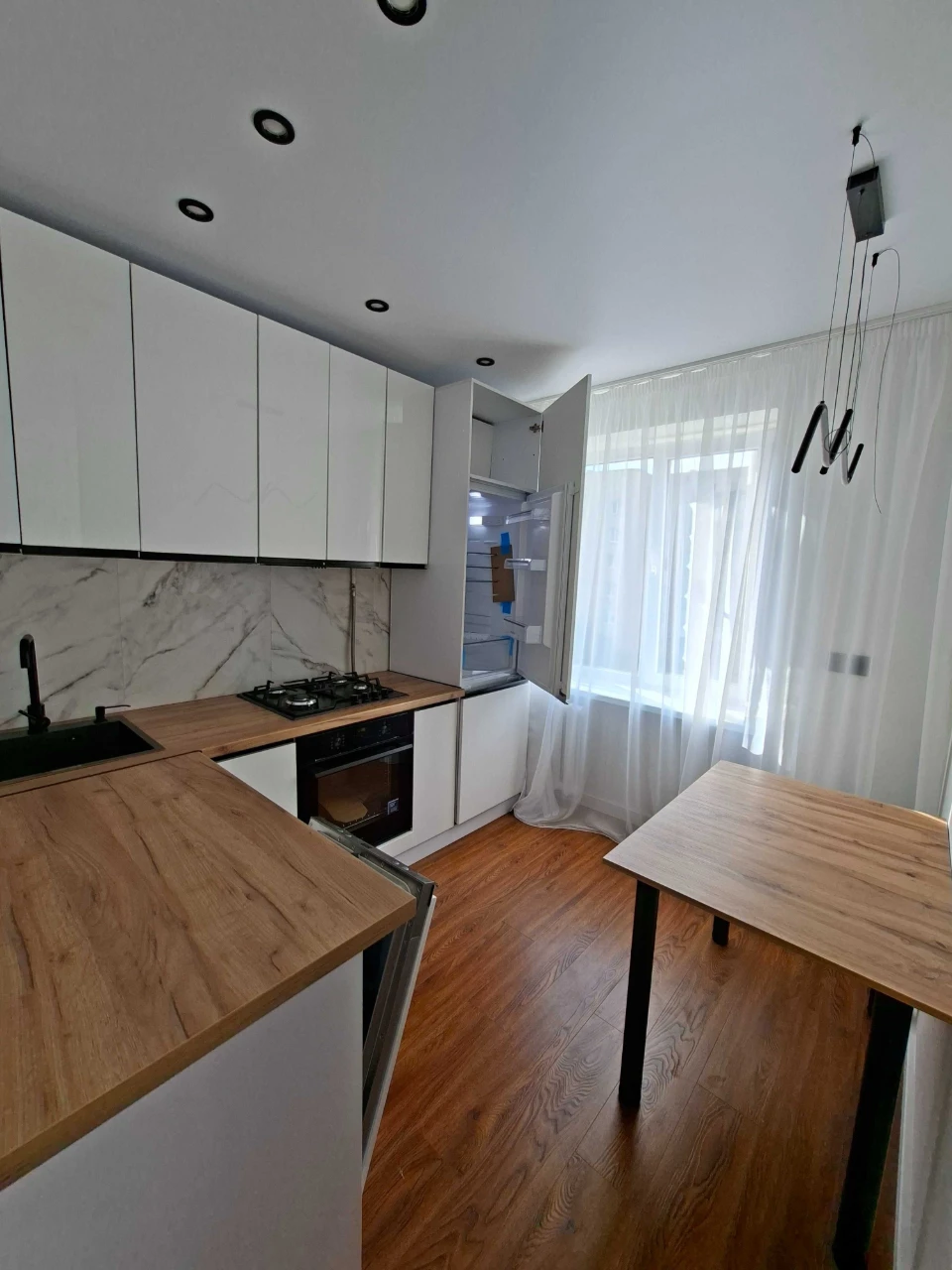 Продаж 1-кімнатної квартири,вул.Вовчинецька (Метро)