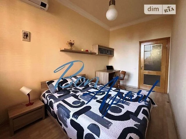 Продаж 3к квартири 77 кв. м на вул. Євгена Чикаленка 2-4 • I