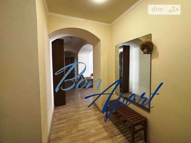Продаж 3к квартири 77 кв. м на вул. Євгена Чикаленка 2-4 • I