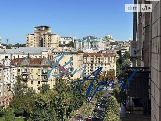 Продаж 3к квартири 77 кв. м на вул. Євгена Чикаленка 2-4 • I