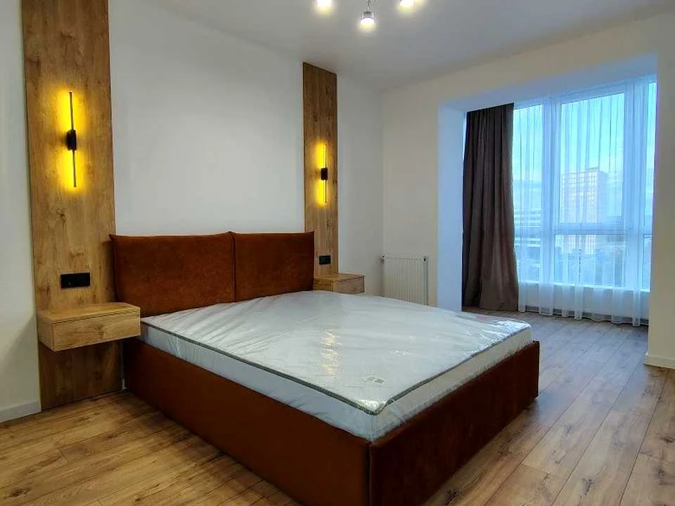 Apartment. Ivano-Frankivsk, Knıgynyn Street