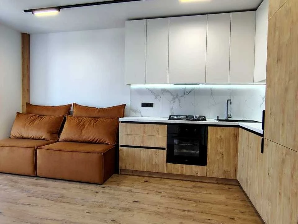 Apartment. Ivano-Frankivsk, Knıgynyn Street