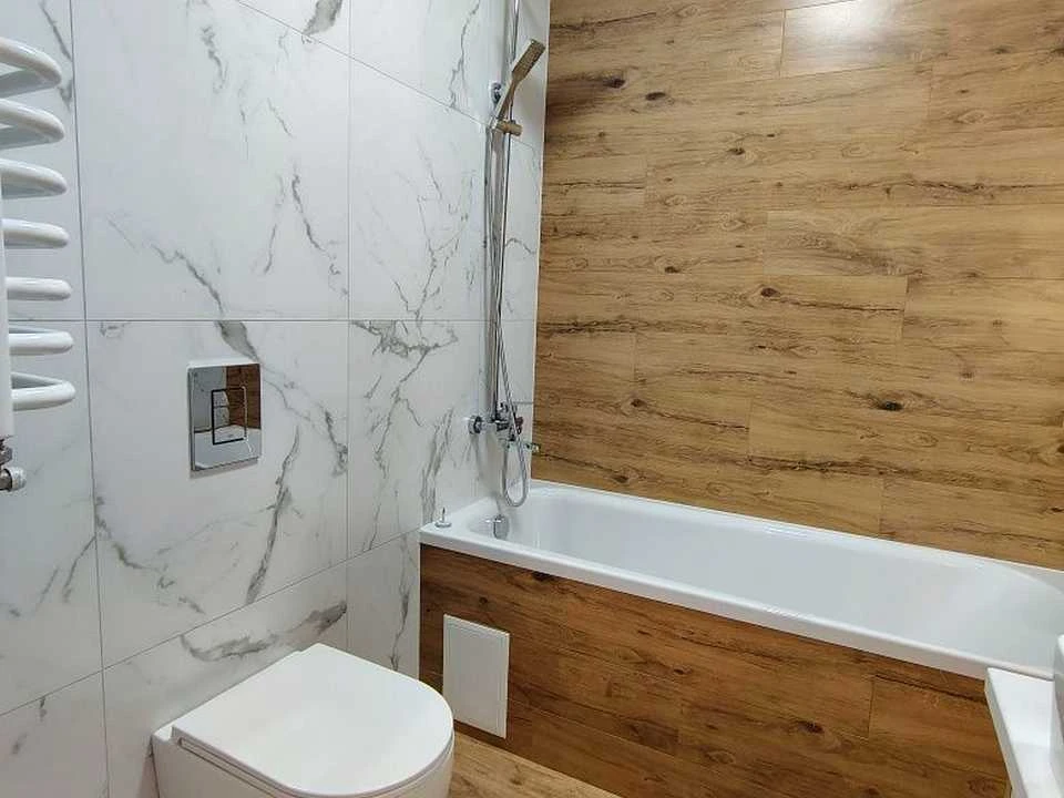 Apartment. Ivano-Frankivsk, Knıgynyn Street