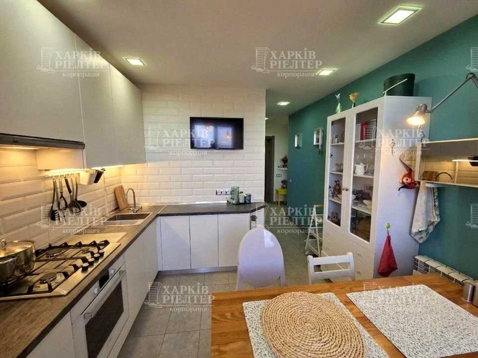 Apartment. Kharkiv, Ludviga Svobody Ave.
