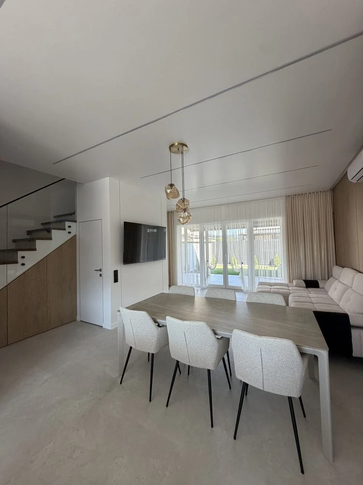 Sale of a new cottage in a gated community