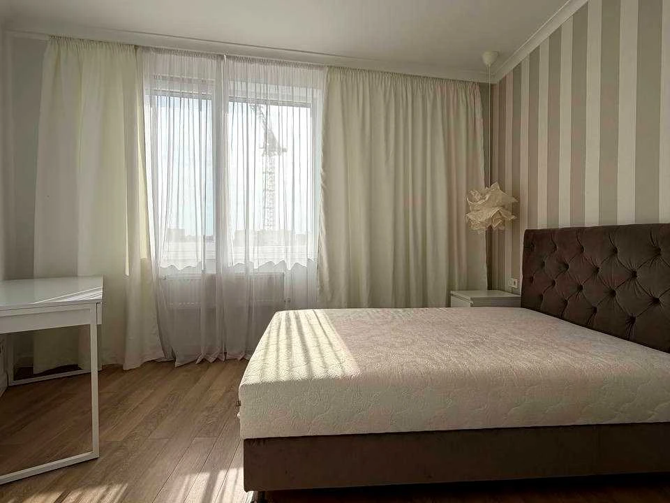 Apartment. Lviv, Kulparkivska St.