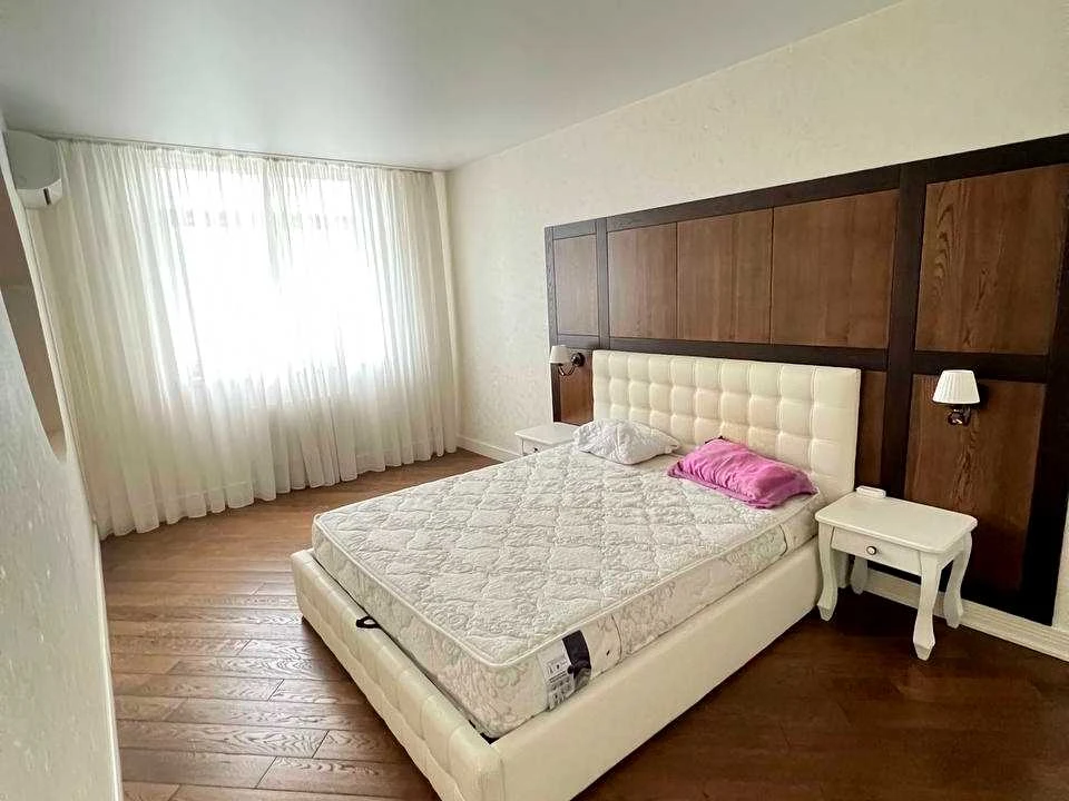 Apartment. Bohdanivska Street, Kyiv