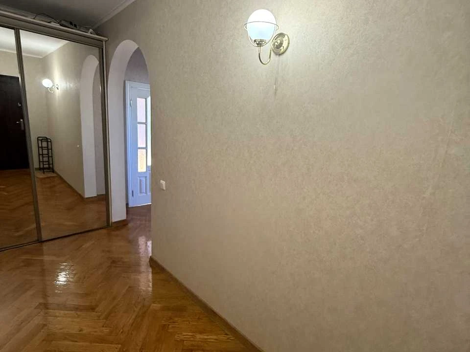 Квартира. Киев, улица Ирпинская