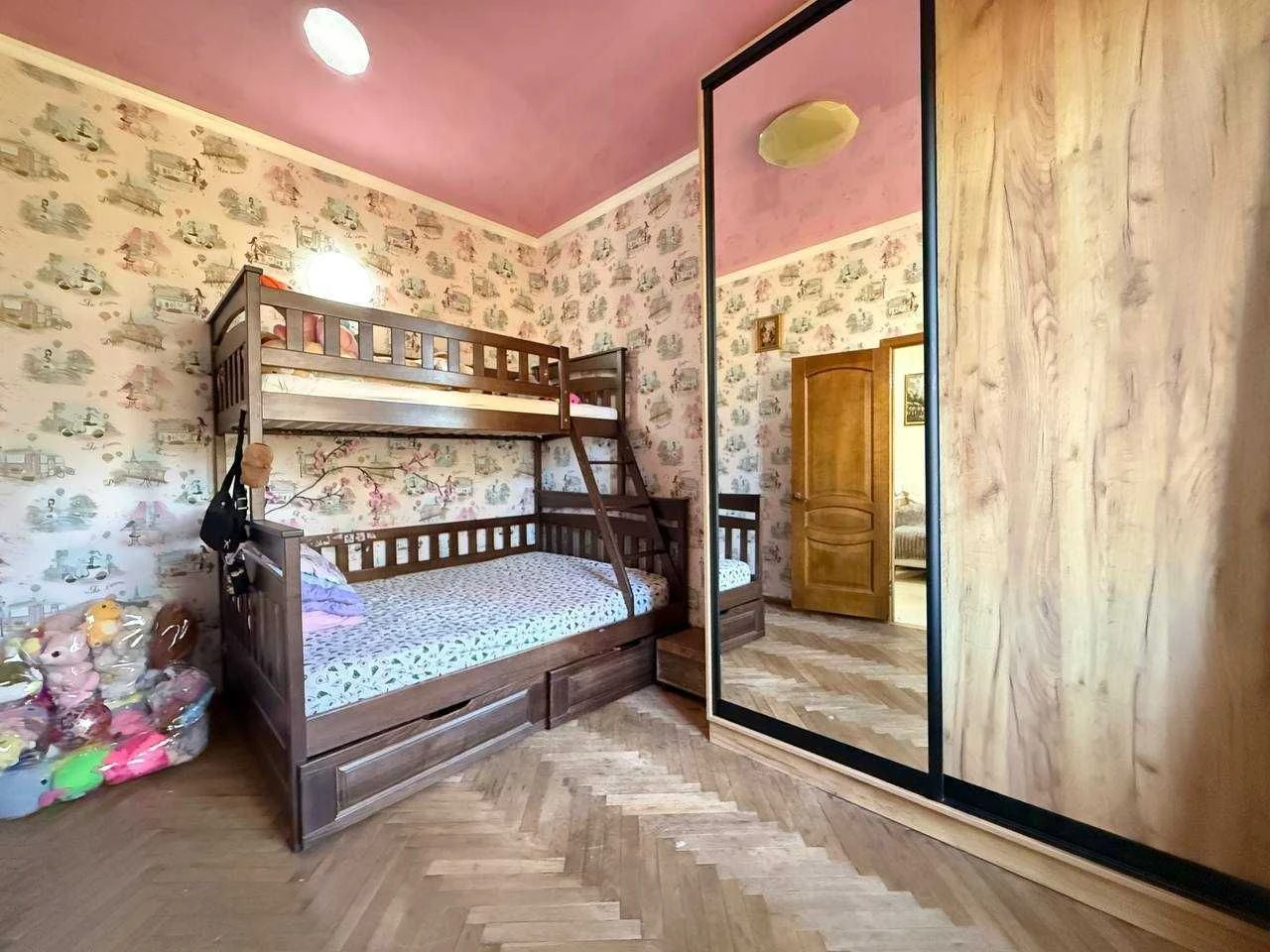 Sale of 1-bedroom apartment on Stefanika Street - Heart of Lviv