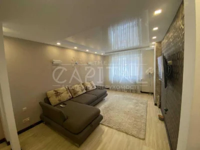 Продаж квартирі в центрі міста, поруч Новопечерські Липки Су