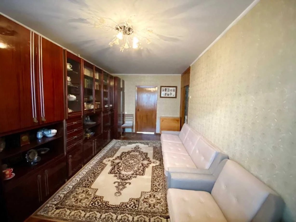 Продам 3-кімнатну квартиру на ЮТЗ, вул. В. Бохонка (Чайковсь