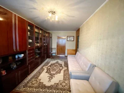 Продам 3-кімнатну квартиру на ЮТЗ, вул. В. Бохонка (Чайковсь