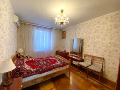 Продам 3-кімнатну квартиру на ЮТЗ, вул. В. Бохонка (Чайковсь
