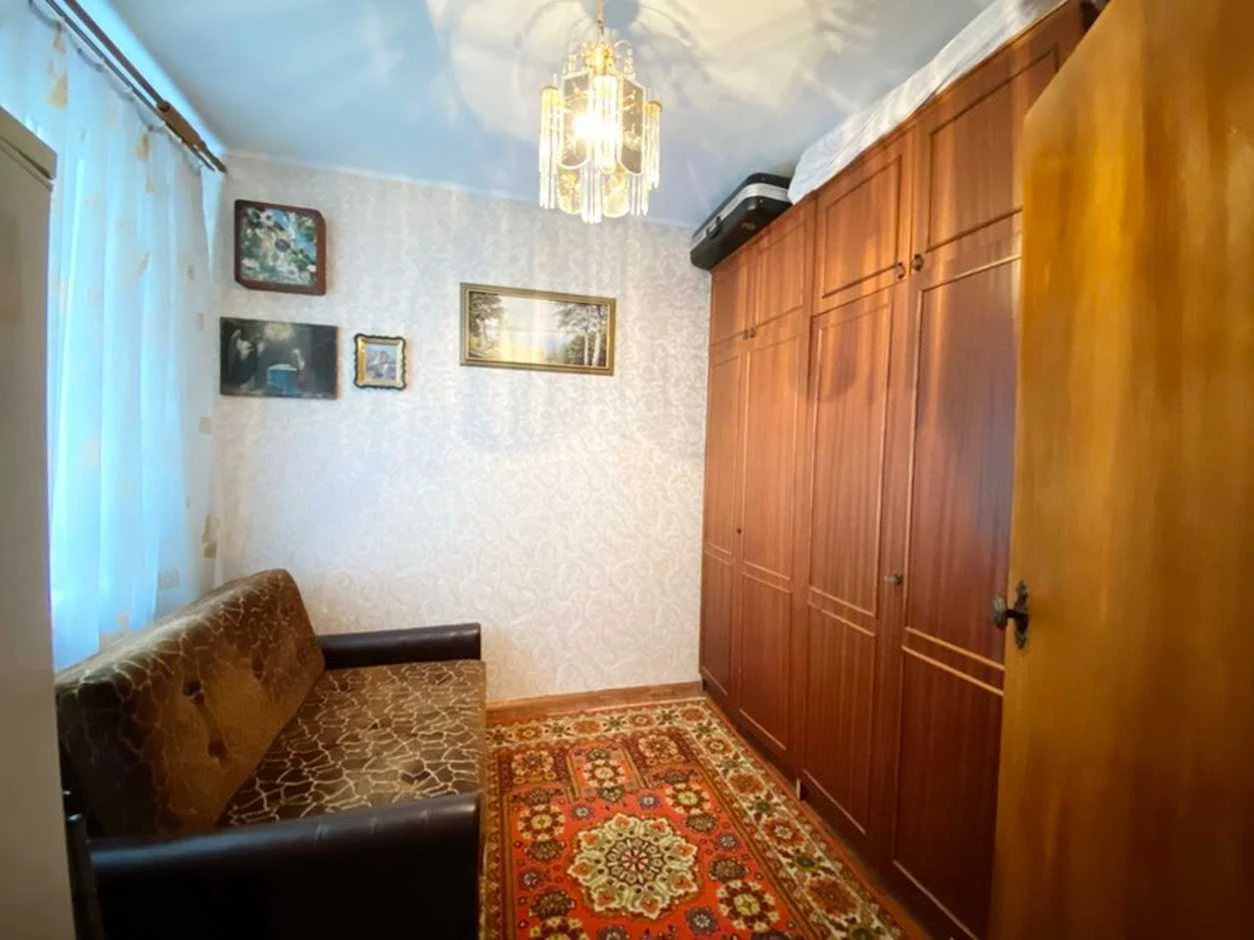 Продам 3-кімнатну квартиру на ЮТЗ, вул. В. Бохонка (Чайковсь