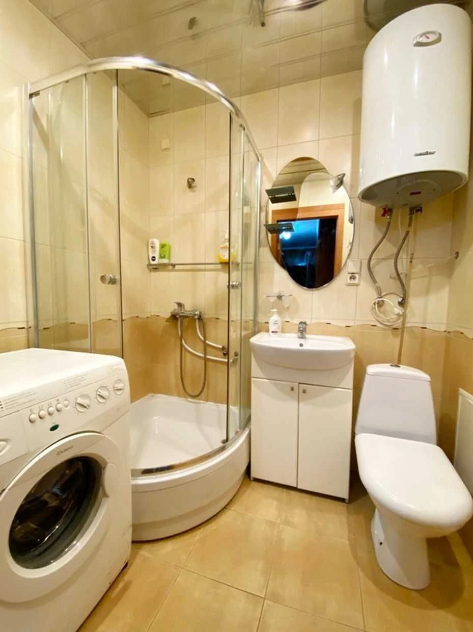 Продам 3-кімнатну квартиру на ЮТЗ, вул. В. Бохонка (Чайковсь