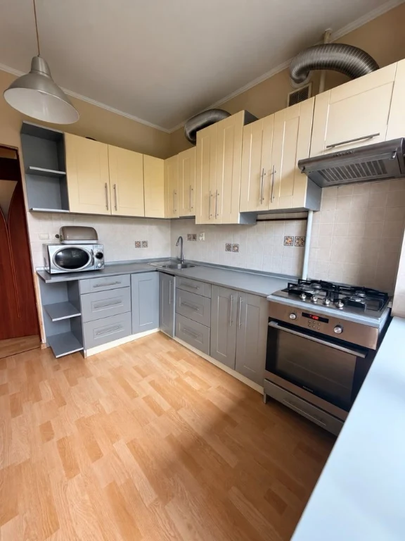 Продаж 3 кімнатної квартири вулиця Митна, м.Ужгород, центр