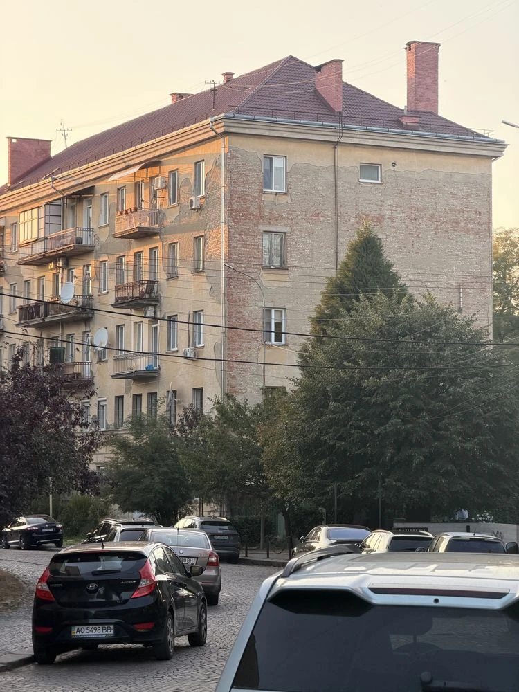 Квартира 124 м.кв. В історичному центрі. Ракоці.