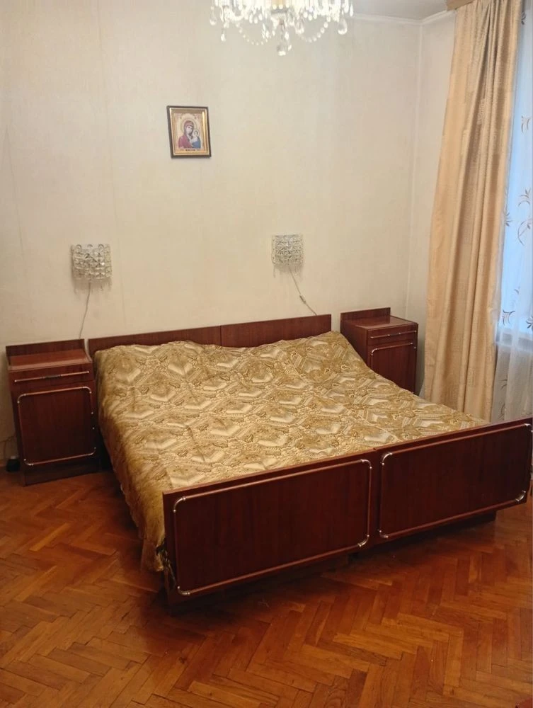 Можно с животными. Газ, бойлер. Метро Кловская, 5 минут пешком.