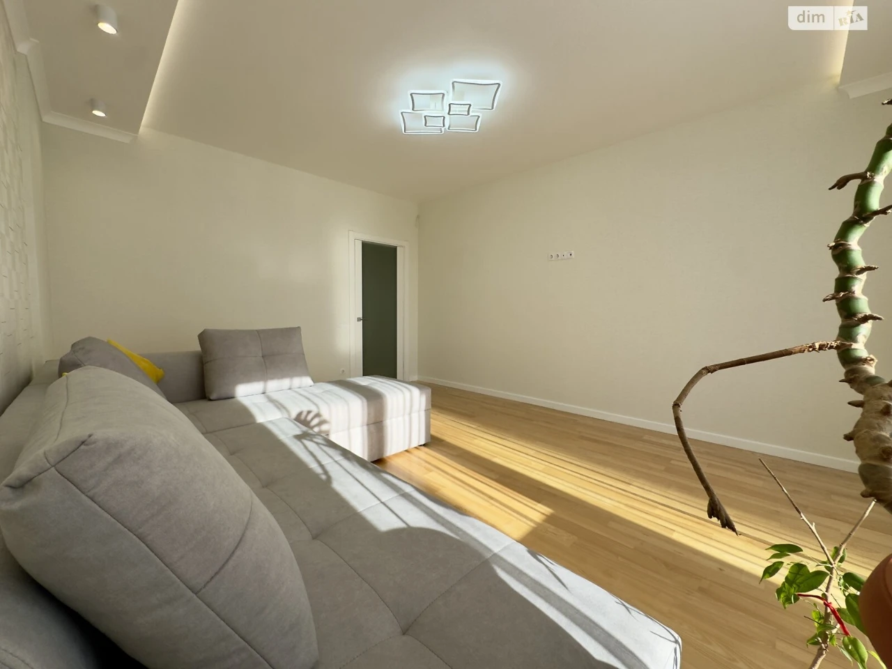 Apartment for Sale: Sykhiv