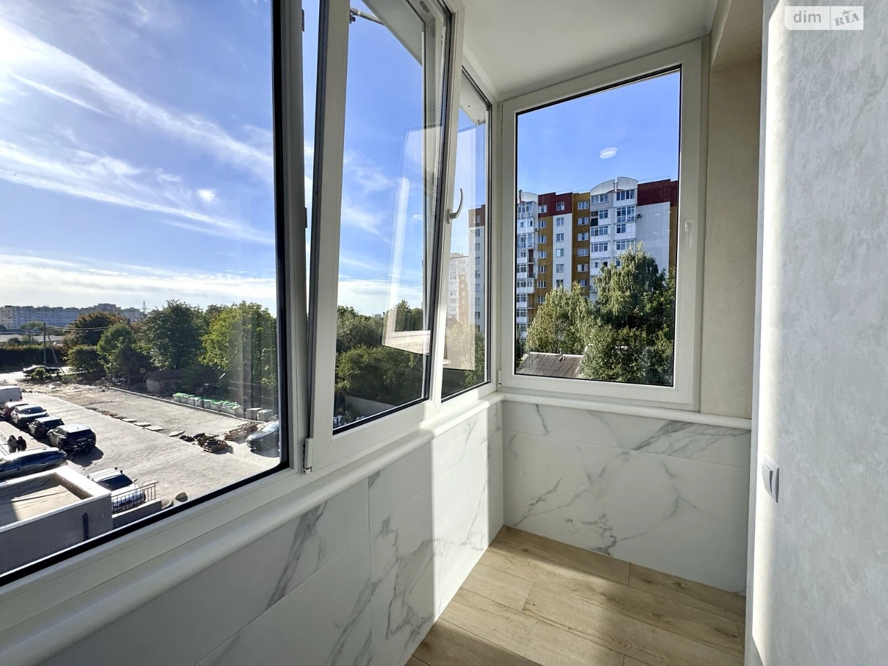 Apartment for Sale: Sykhiv