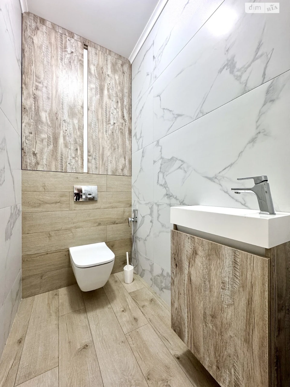 Apartment for Sale: Sykhiv