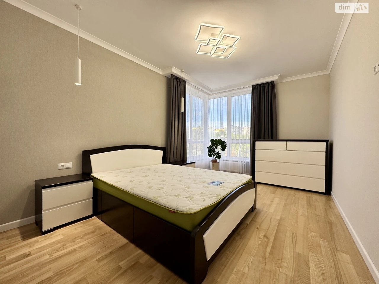 Apartment for Sale: Sykhiv