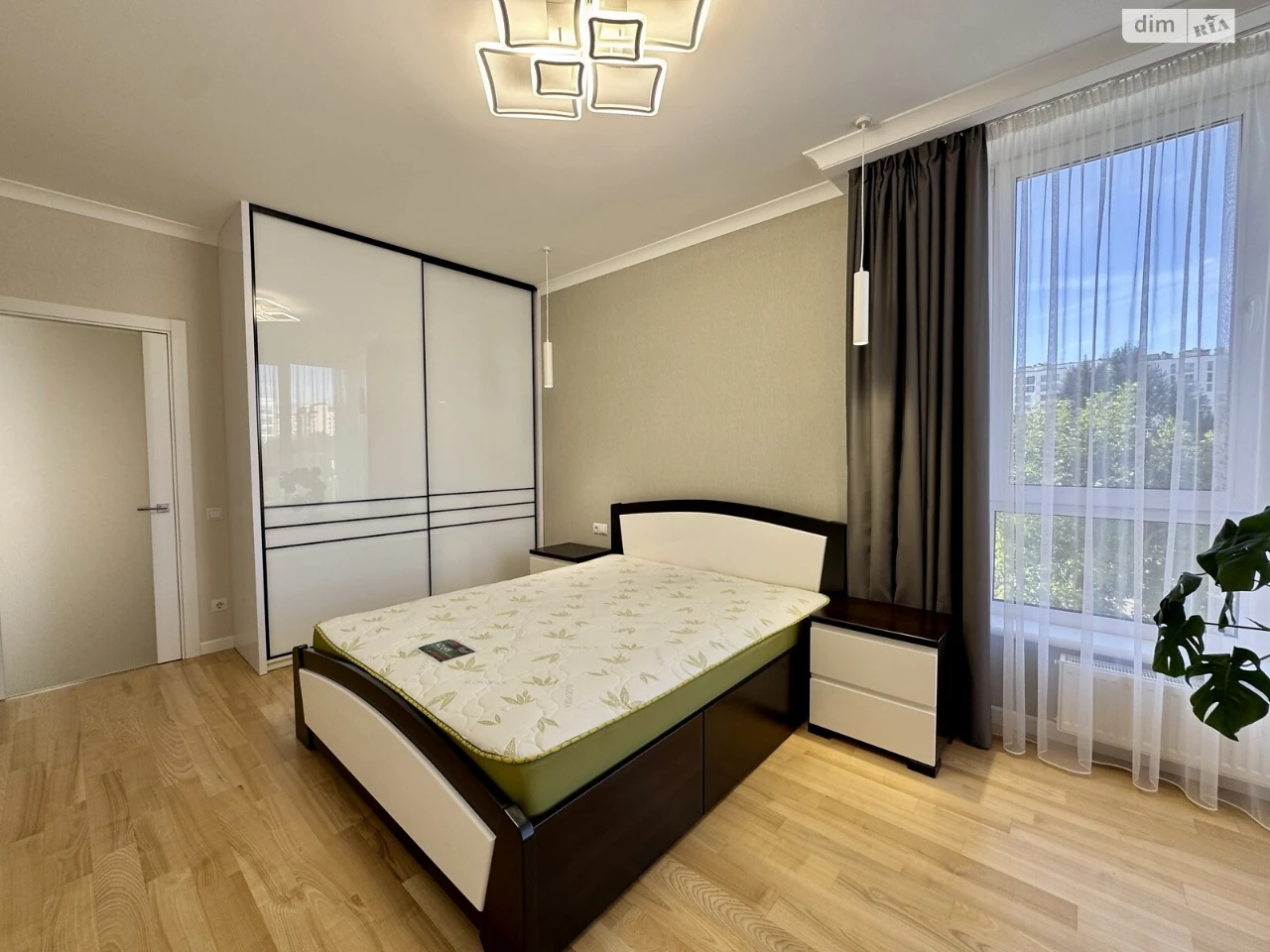 Apartment for Sale: Sykhiv