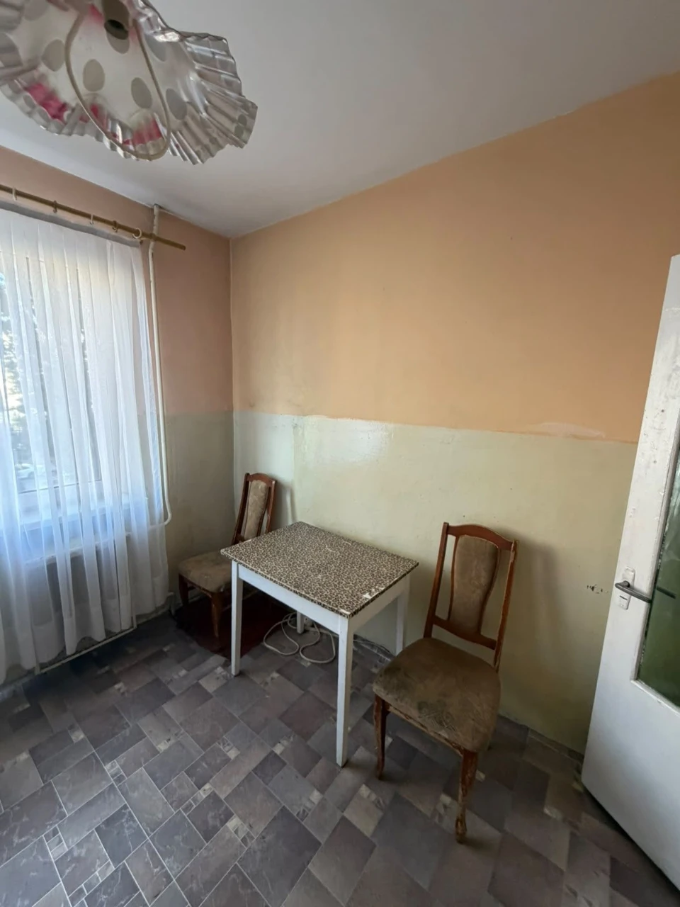 Продам! 2-кімнатна! Вул. Головна. ТРЦ-ДЕПОТ.