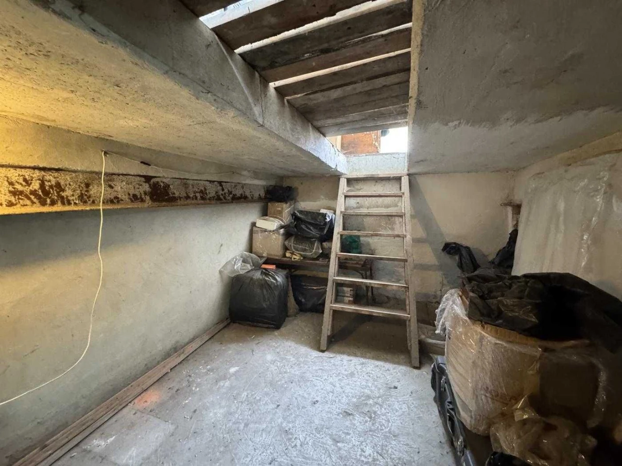 Продаж цегляного гаража з оглядовою ямою, АГК «Пасічник», ву