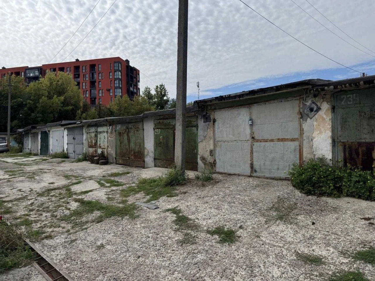 Продаж цегляного гаража з оглядовою ямою, АГК «Пасічник», ву