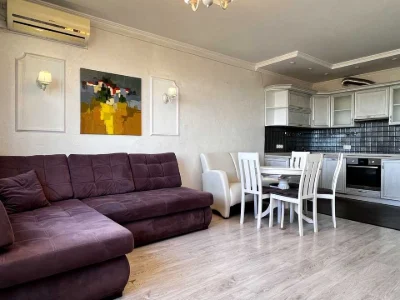 Apartment. Voskresensky Prospect, Kyiv