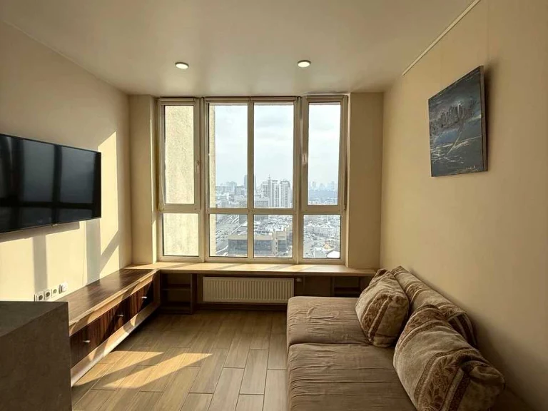 Apartment. Kyiv, Beryesteys'kyi Prospect