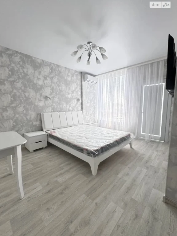 Long-Term Rental Apartment, Перемога-4