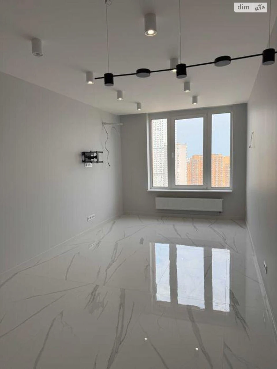 Apartment for Sale: Two-Bedroom Apartment in "Seven" Residence