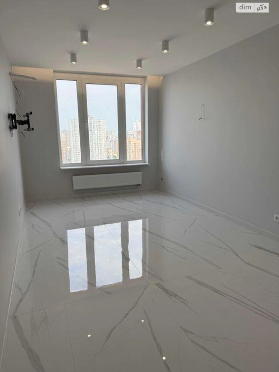 Apartment for Sale: Two-Bedroom Apartment in "Seven" Residence