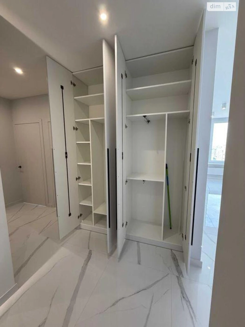 Apartment for Sale: Two-Bedroom Apartment in "Seven" Residence