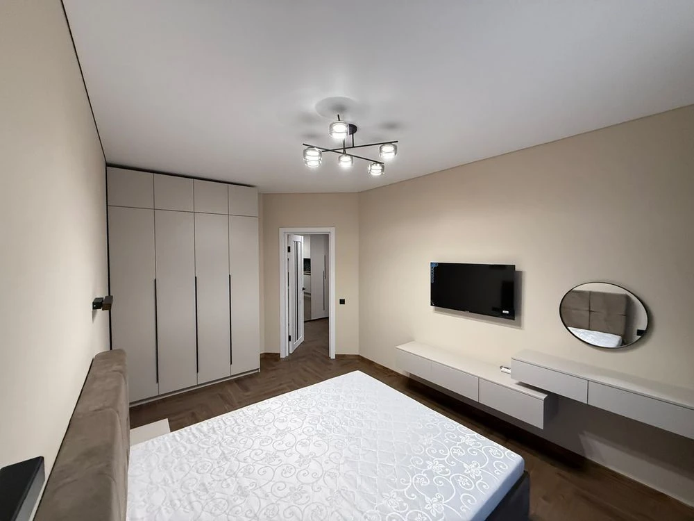 Sale of a new apartment, with good renovation, sublease