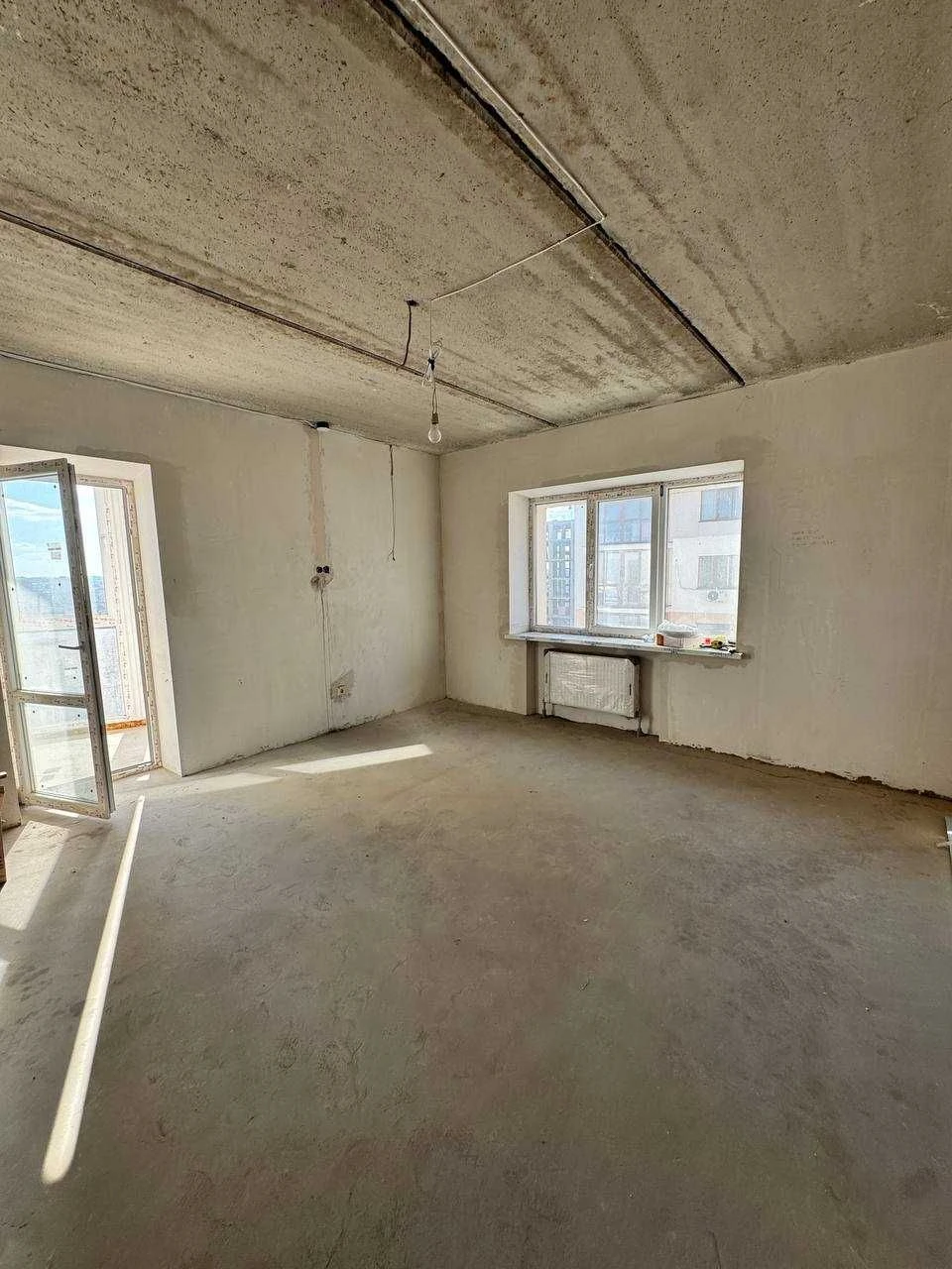 Продам 2к квартиру, новий будинок Виставка