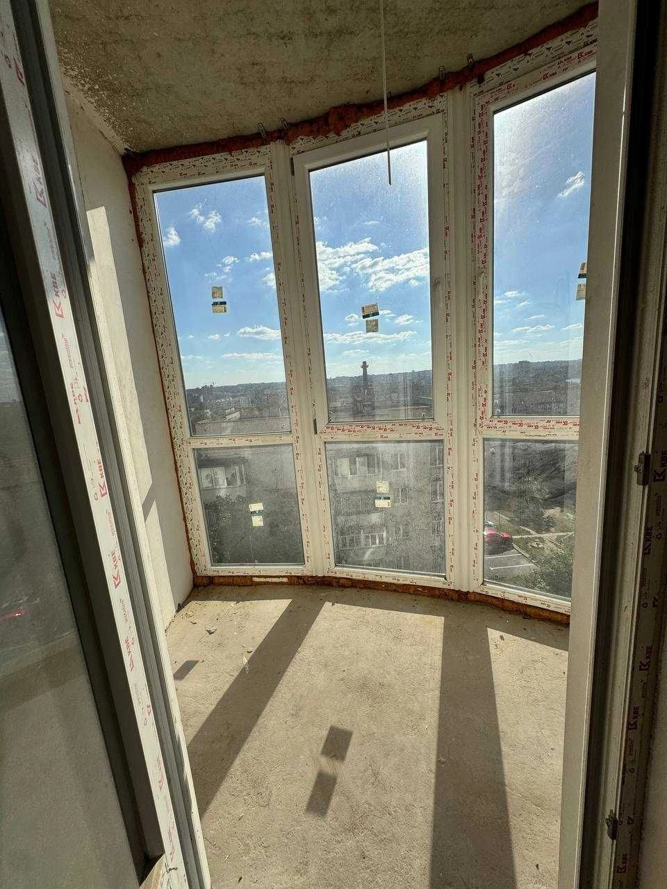 Продам 2к квартиру, новий будинок Виставка