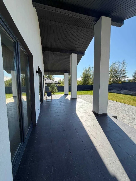 For Sale: Modern Single-Story House with Renovation