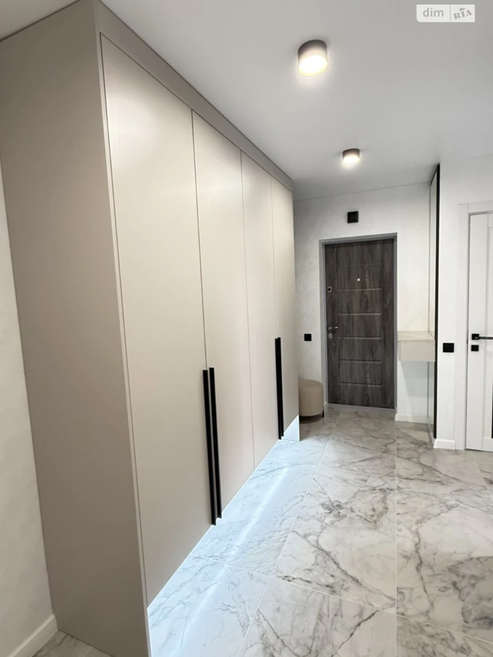 Sale of Apartment in Tarasivsky Street