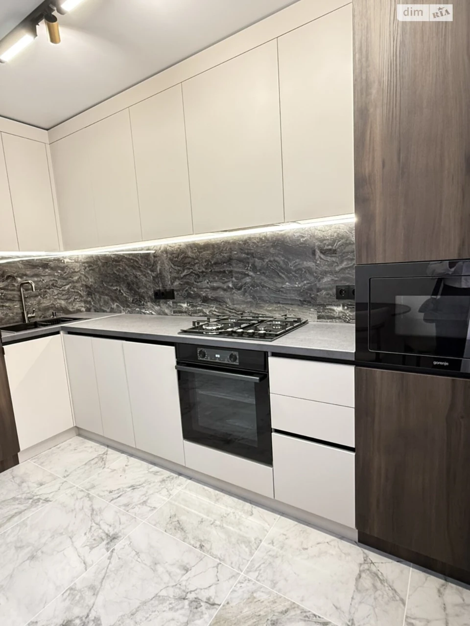 Sale of Apartment in Tarasivsky Street